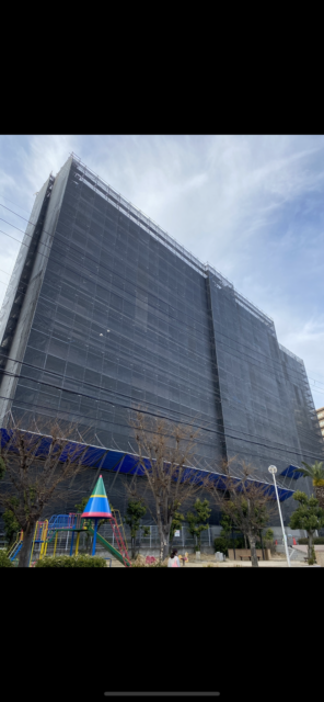 和泉市大規模修繕工事　枠組足場