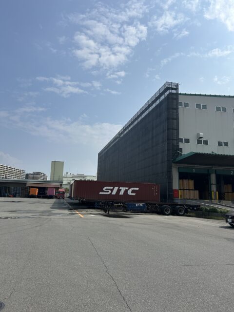 神戸市東灘区　六甲アイランド物流センター改修工事　次世代足場(ダーウィン)