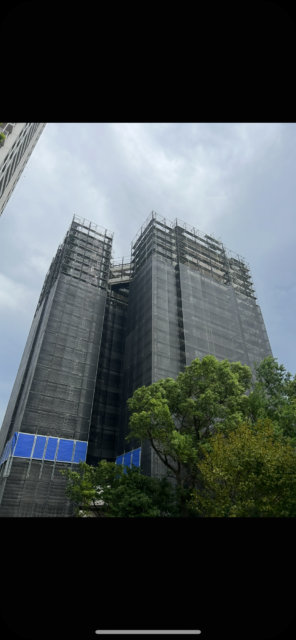 神戸市東灘区六甲アイランド　空中梁組立　大規模修繕工事　枠組単管足場