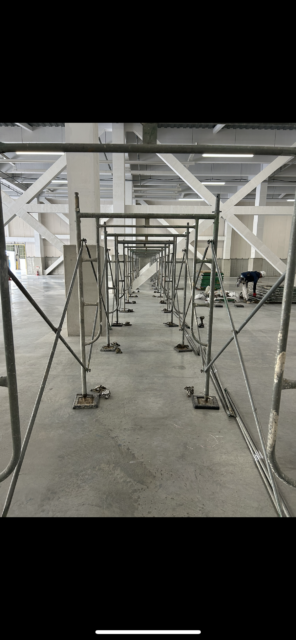 神戸市灘区　工場改修工事　仮囲い組立