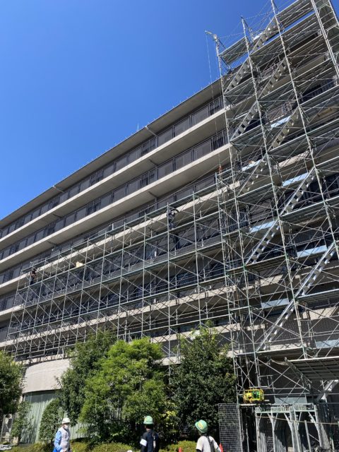 大阪市淀川区大規模修繕工事　枠組足場